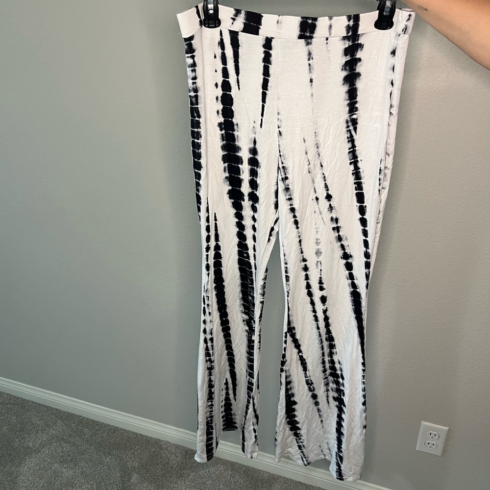 Fashion Nova leggings
